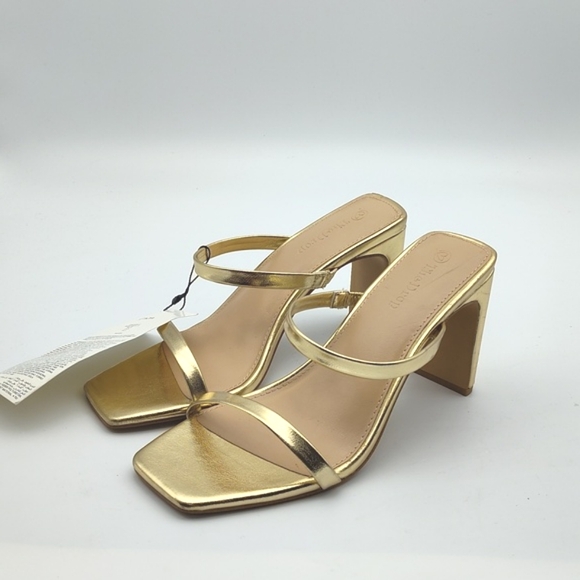 New 'The Drop' Strappy Square Toe Heel in Gold ⭐ Size 6 - Picture 7 of 12
